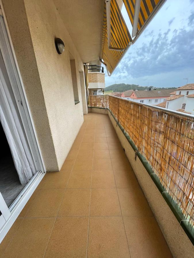 7 Personas En Calafell, Barcelona. *
